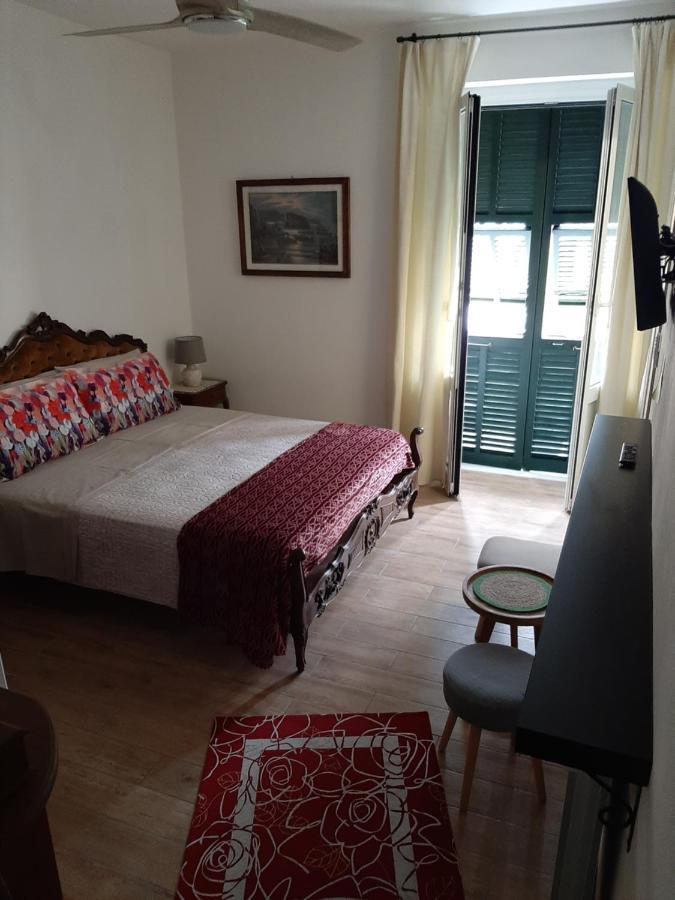 Retro' Beb Bed and Breakfast La Spezia Exteriör bild