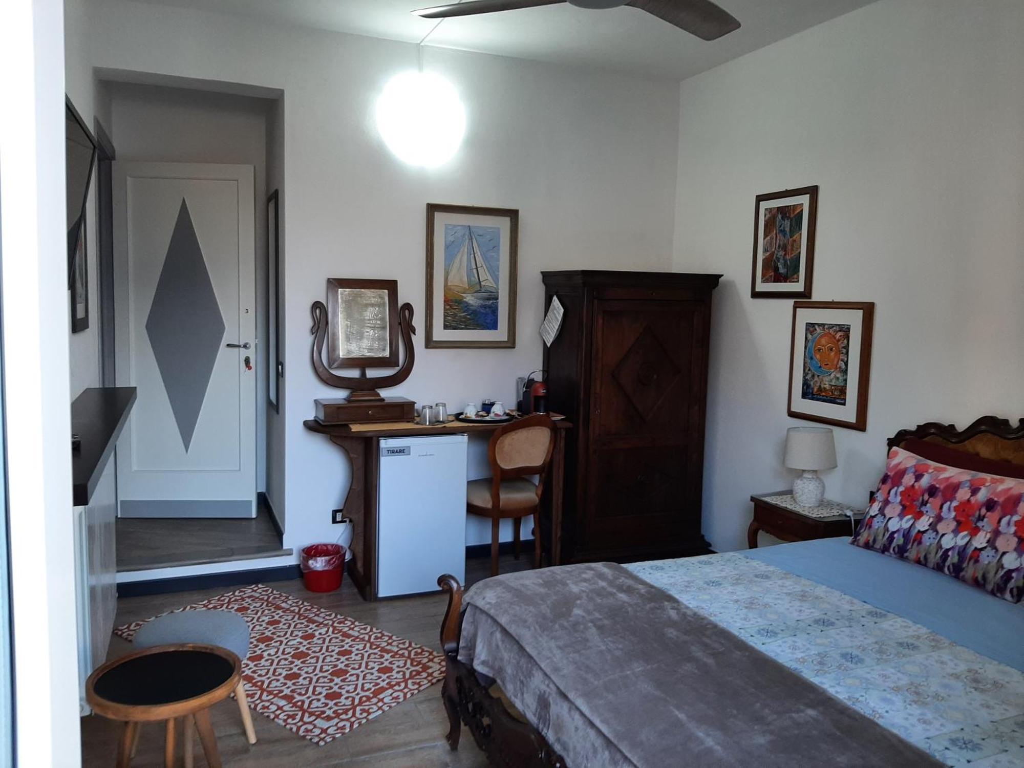 Retro' Beb Bed and Breakfast La Spezia Rum bild